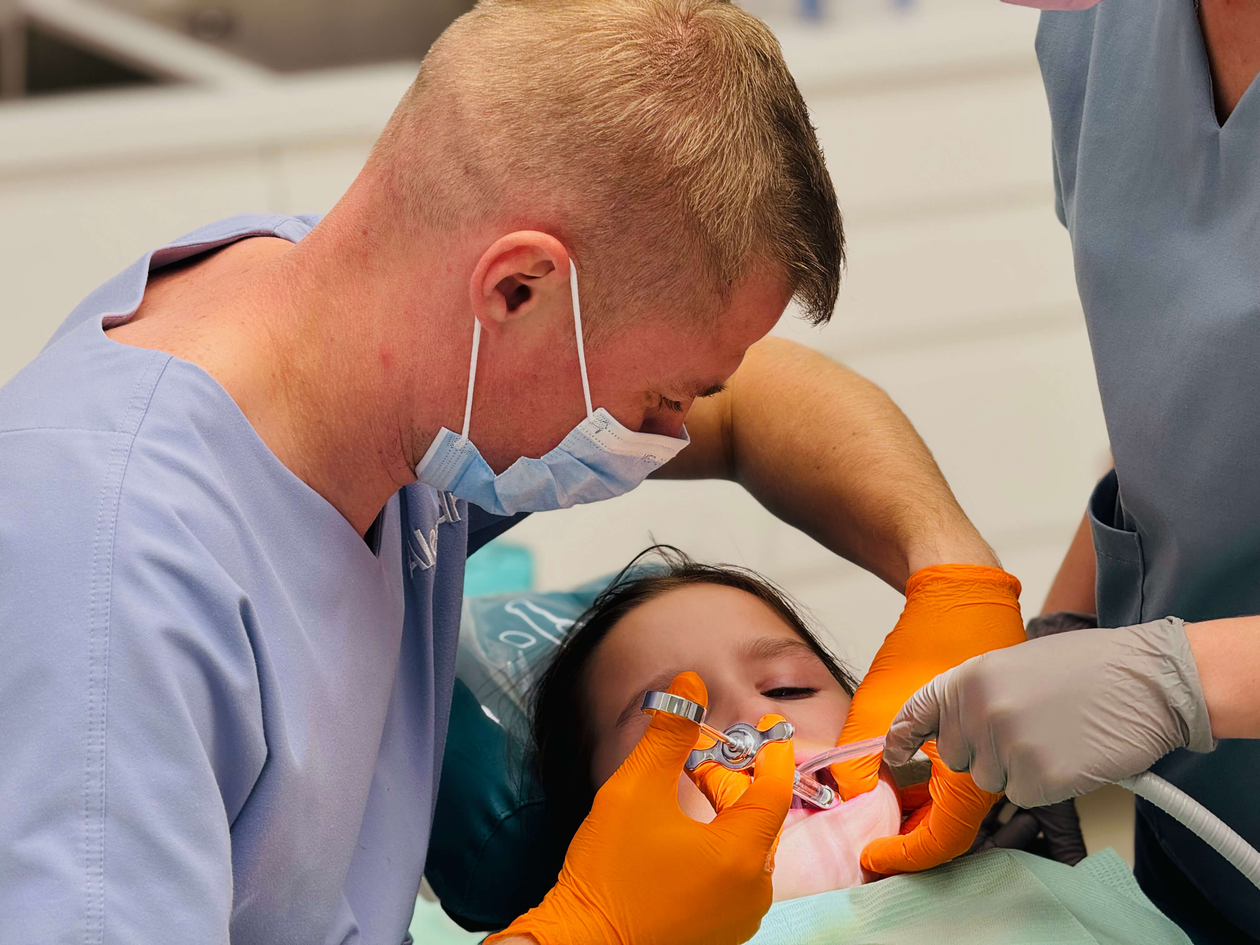 Dental smile makeover at a partner clinic in Chișinău
