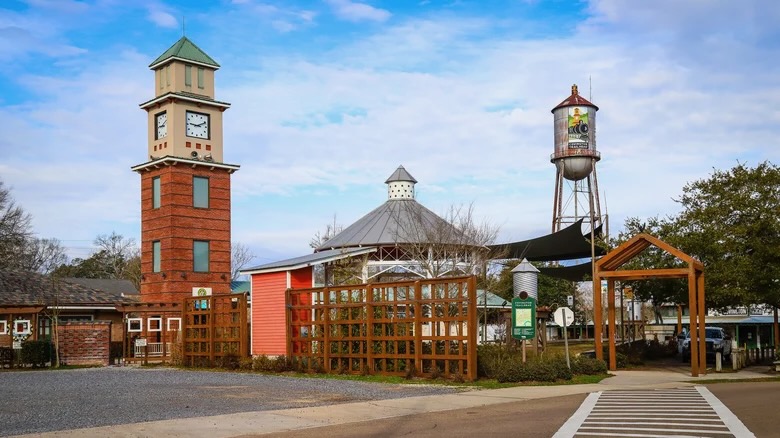 Image of Covington Louisiana. Hello Minneaux is a Northshore based design agency.
