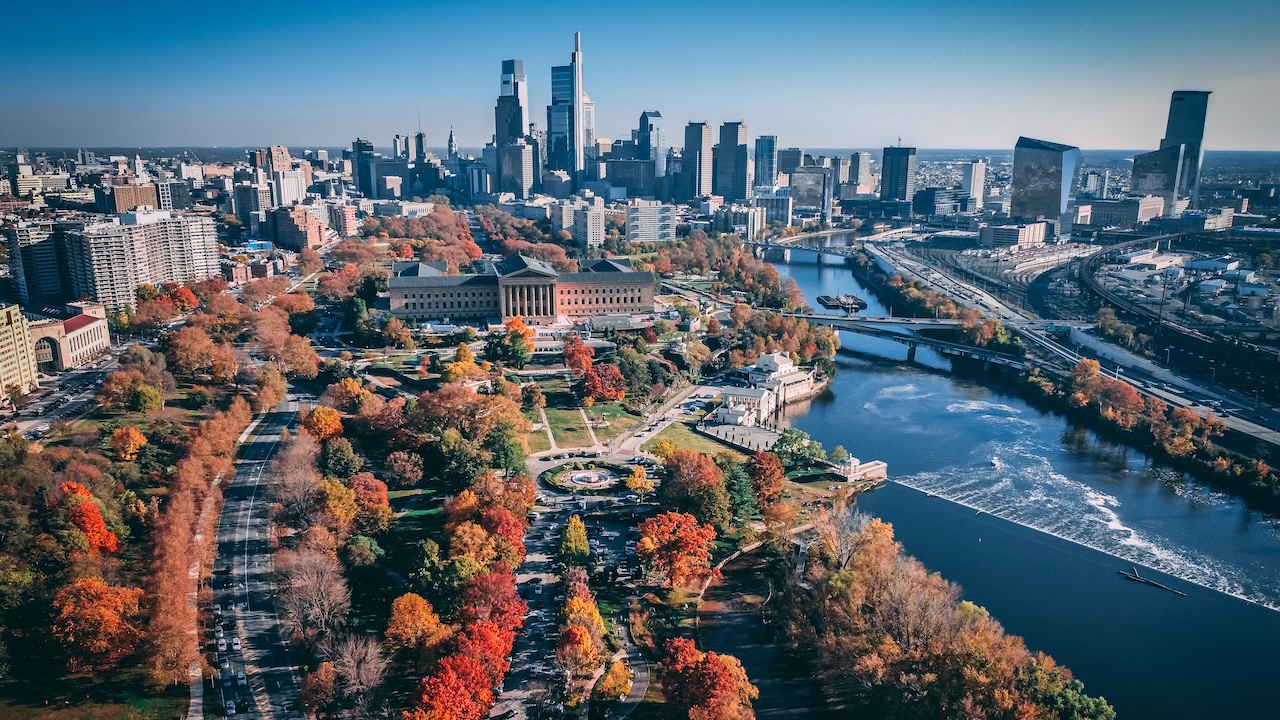 Photo of a city outside of Louisiana to represent our ability to work with companies all over the United States. Hello Minneaux services include Web Design, Brand Identity, and Strategy and Support.