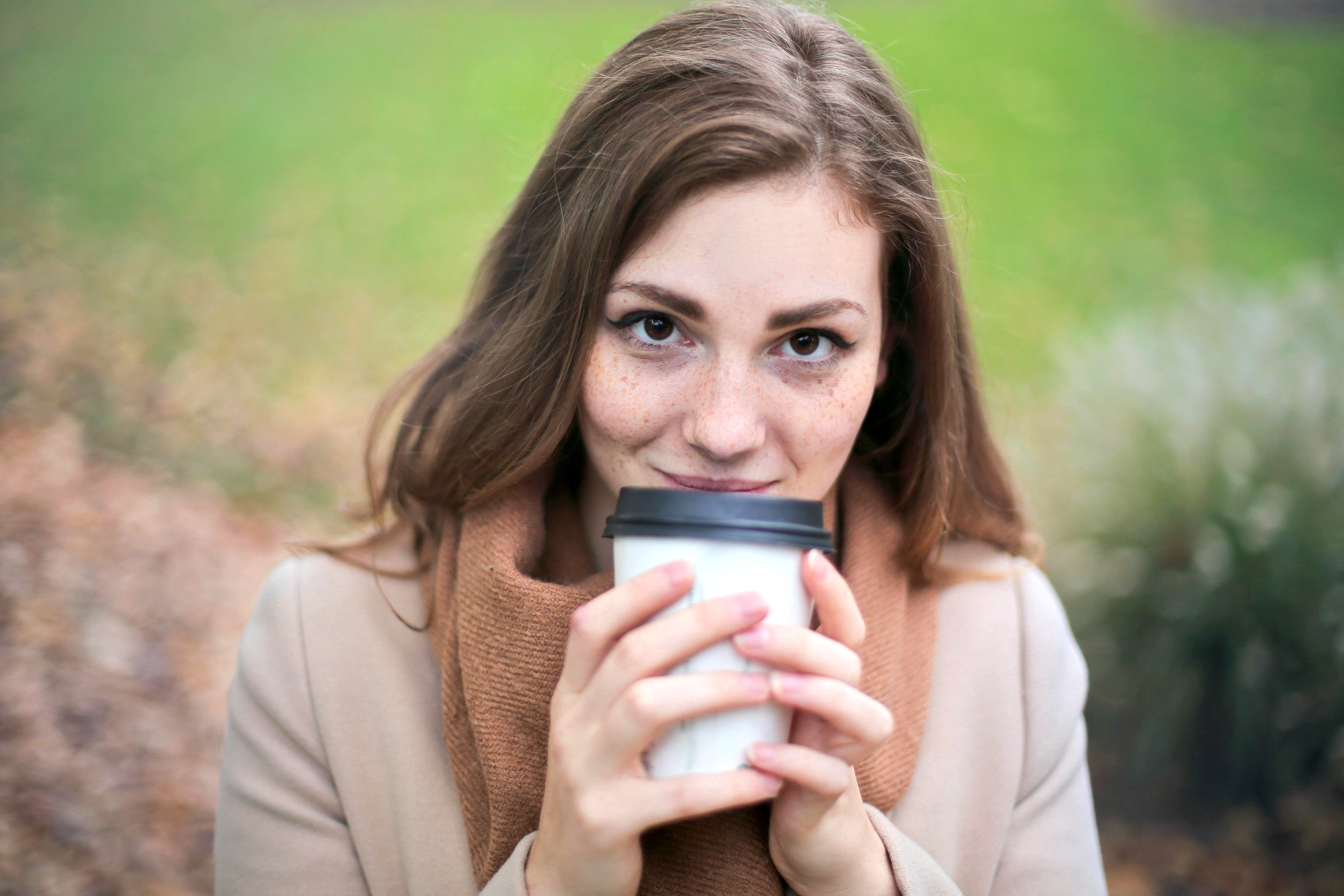 Low‑Acid Coffee Alternatives for People with Acid RefluxCoffee is a cherished daily ritual for many people both in the U.S. and around the world. But for those with acid reflux or GERD, the acidity and caffeine in traditional coffee often worsens symptoms 