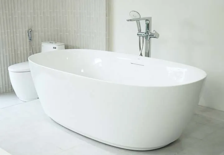 luxury bathtub