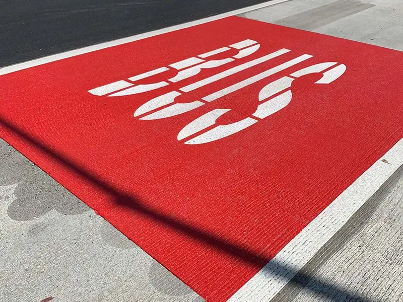 Clear preferential lane for busses