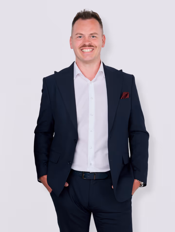 Andre Cerbello – Immobilienmakler bei der Horoba Vermögensmanufaktur mit Fokus auf Immobilienlösungen.