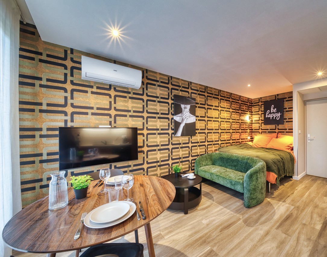 Studio coin repas - salon et chambre 