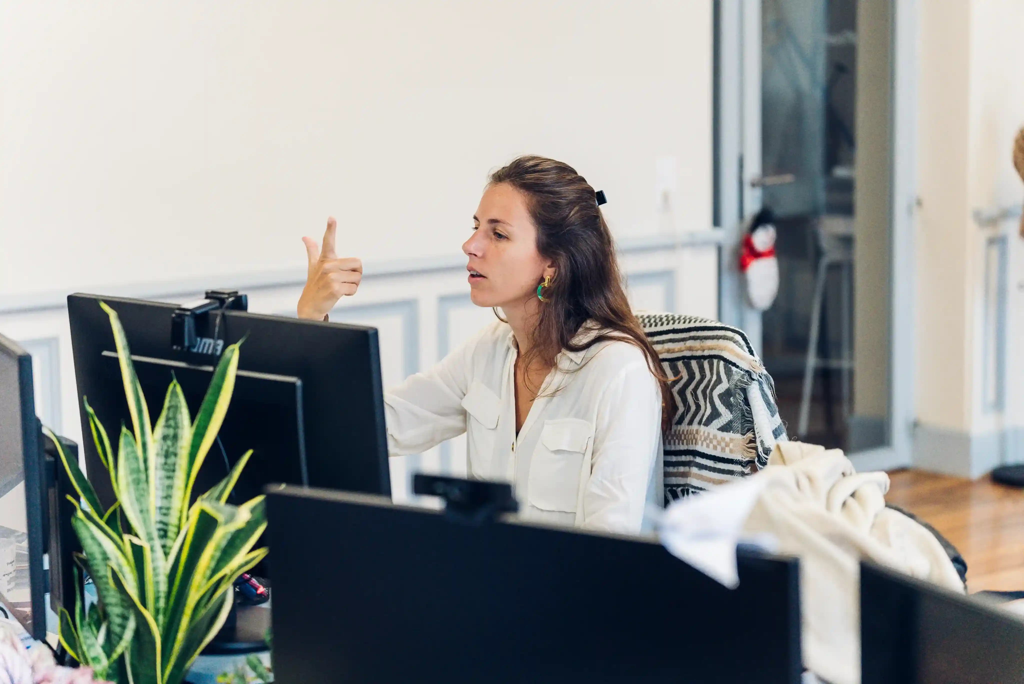 Juriste Paie RH apportant un conseil juridique en droit social aux équipes RH
