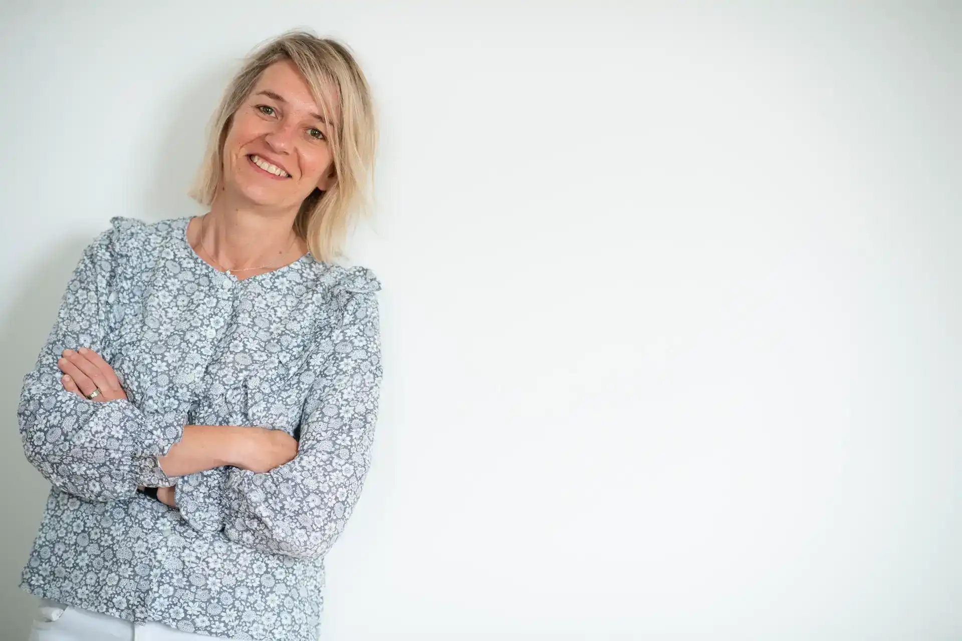 Experte RH réalisant un audit organisationnel pour optimiser les pratiques et outils en entreprise