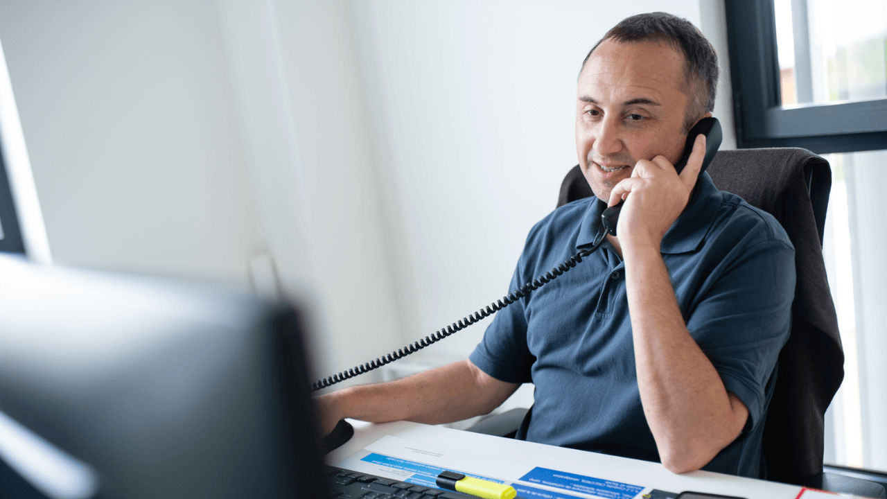 Équipe Paie RH en réunion sur l’administration du personnel externalisée