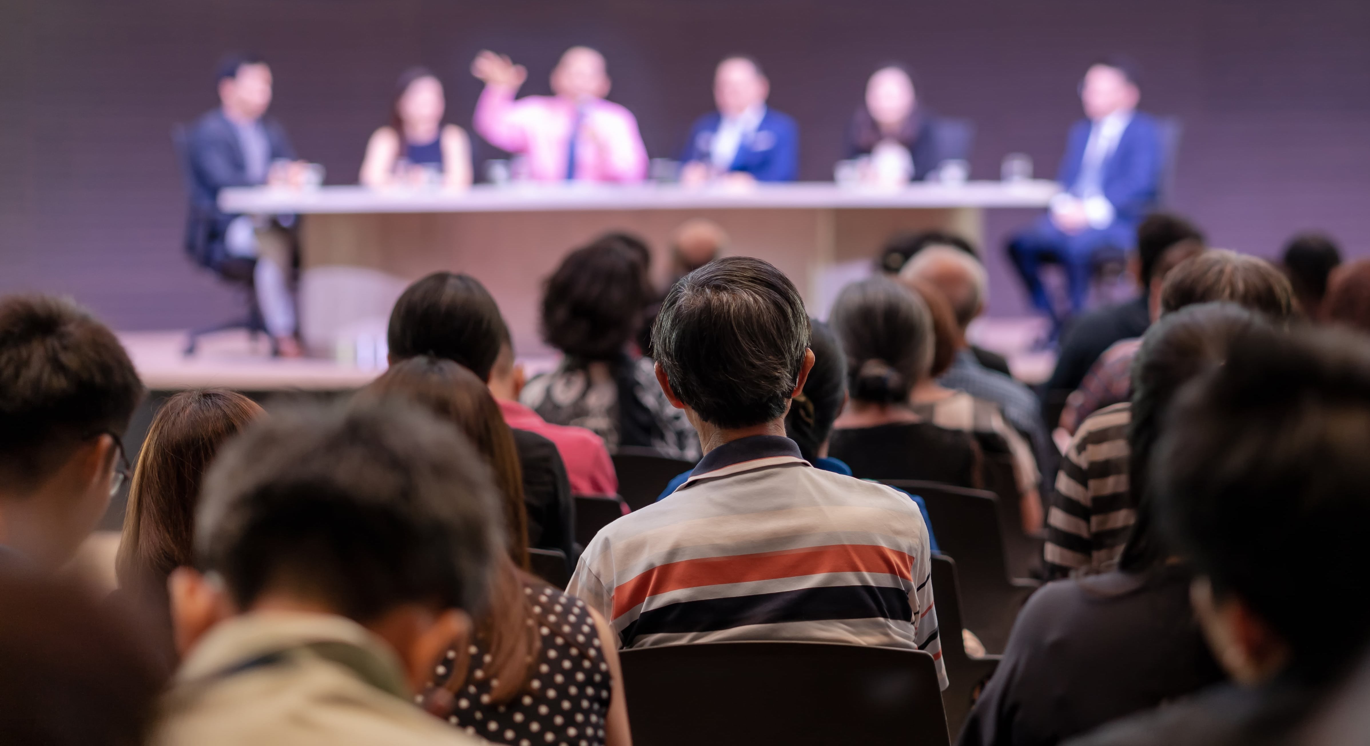 Aalto mobile app UI with two home listings and a title at the top saying 12 new matches