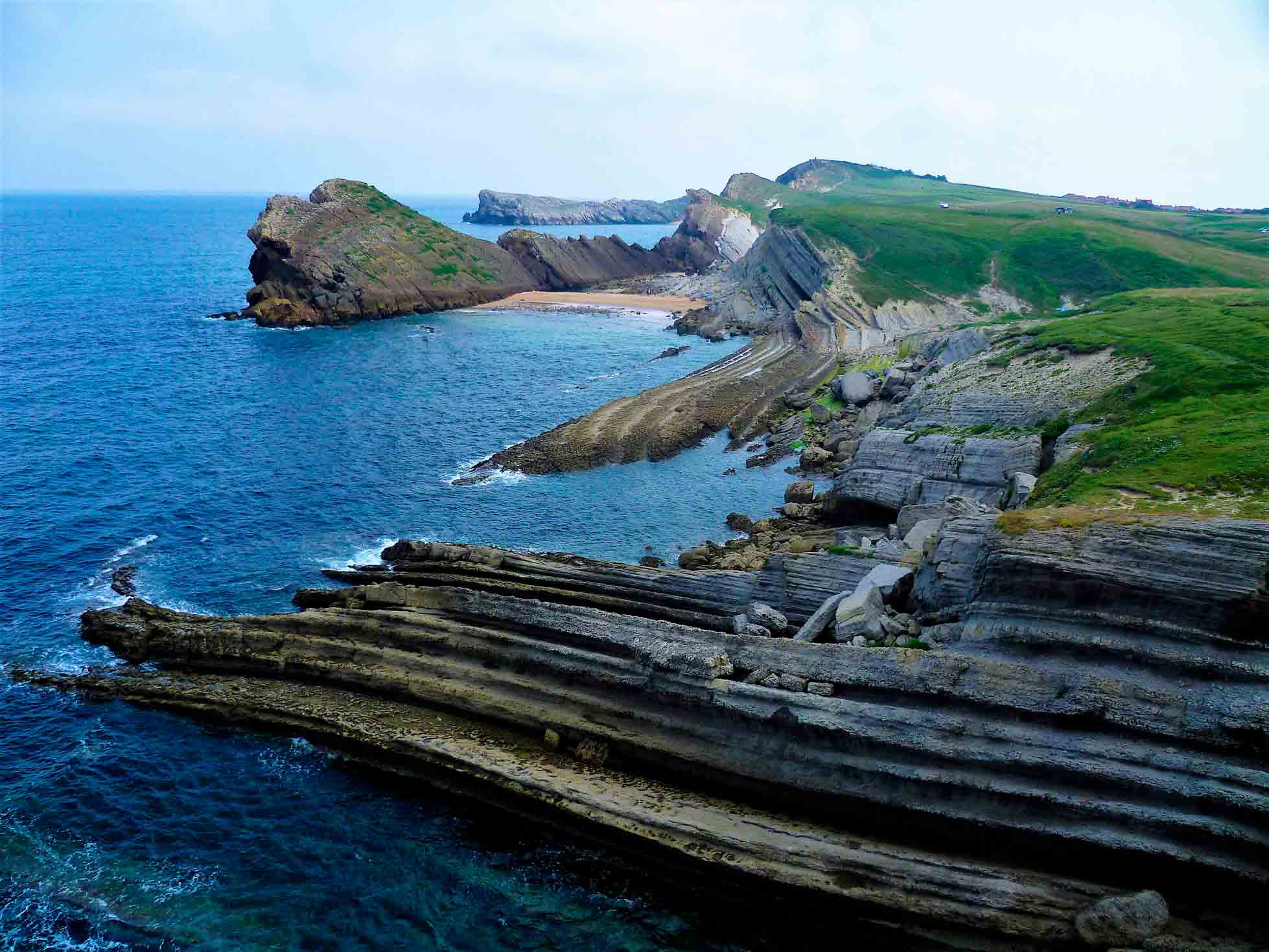 Costa Quebrada en Cantabria acantilados