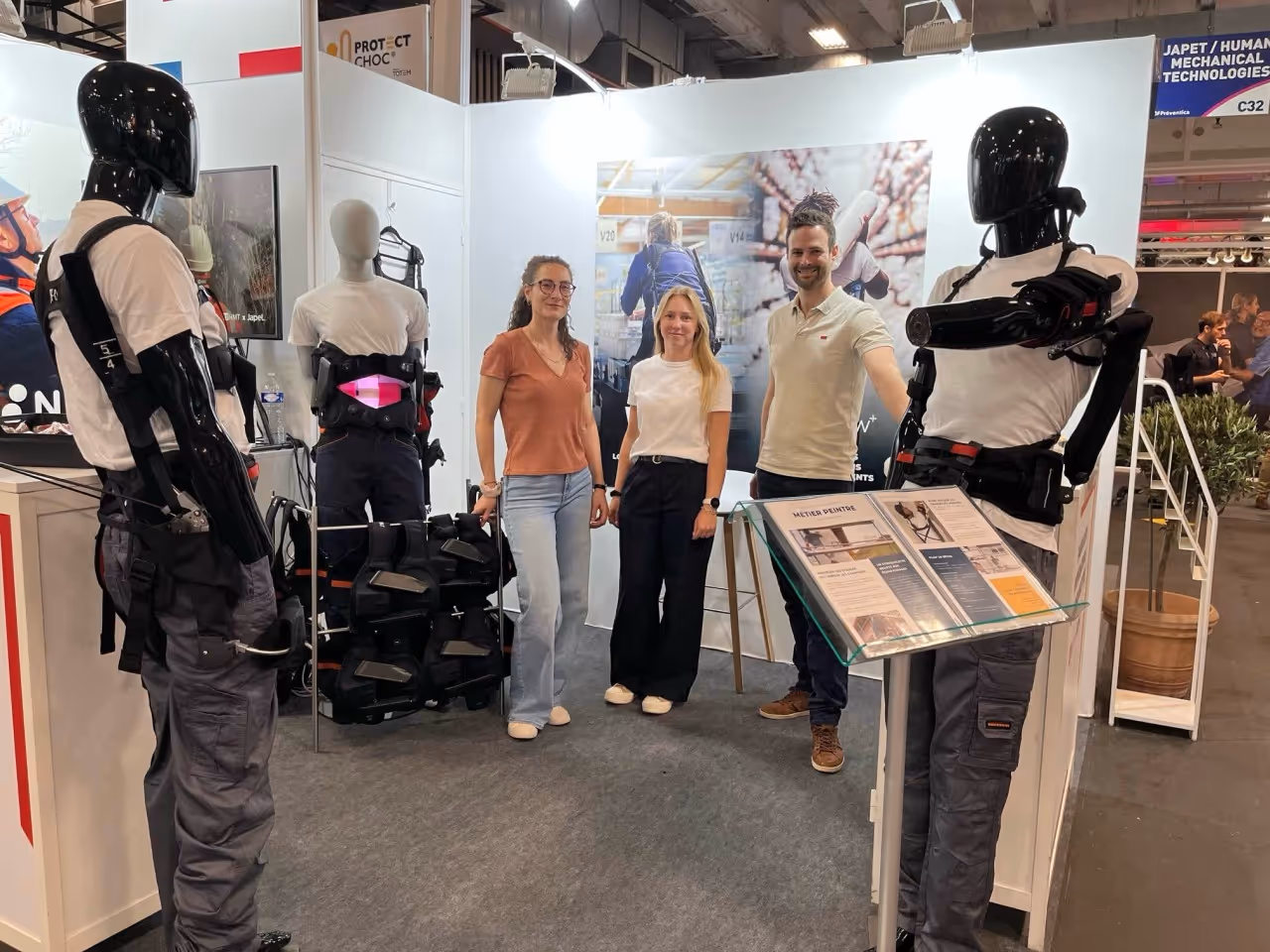 Equipe expert de l'intégration d'exosquelettes de Japet à Préventica