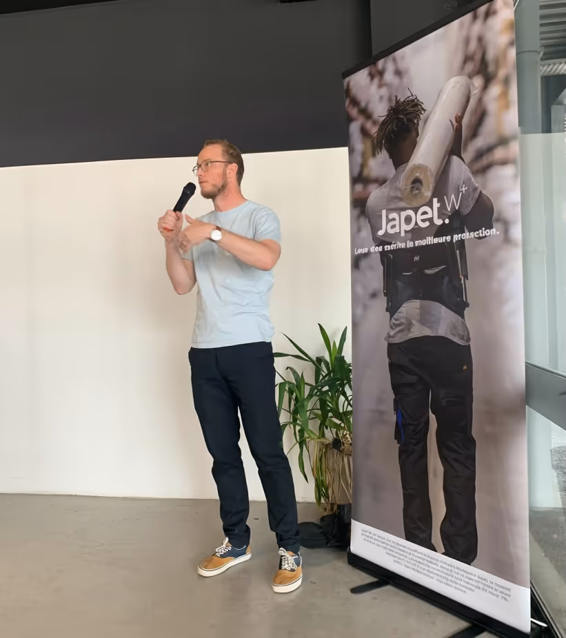 Anais Schoreel prend la parole à une conférence UX forum lors de Préventica