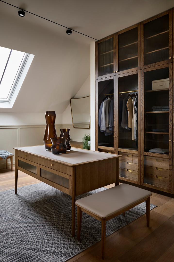 other-spaces-dressing-room