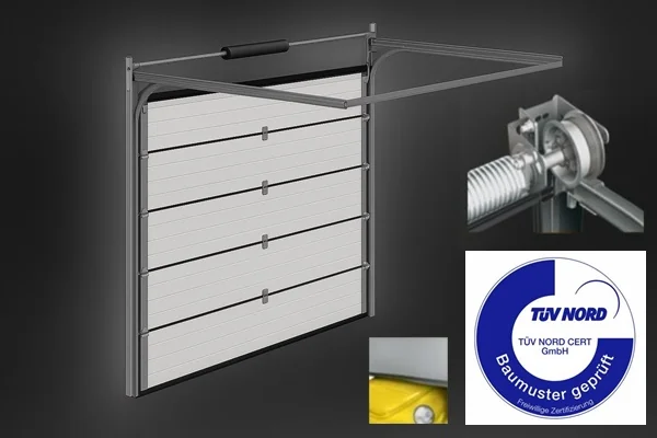 Detailansicht eines geprüften Sektionaltores mit TÜV-Nord-Siegel