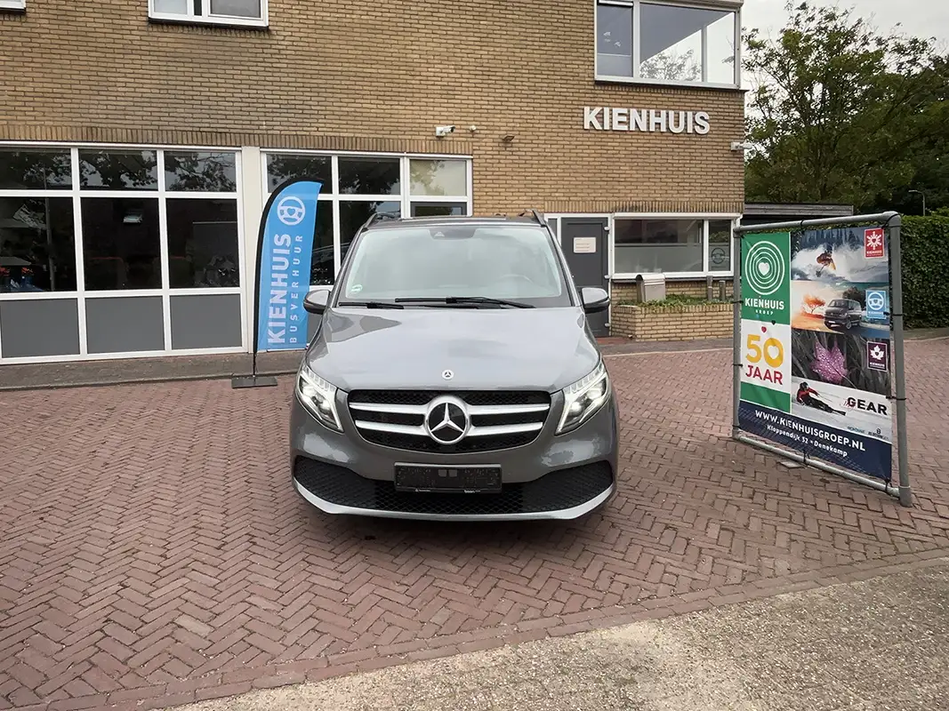 Wenden Sie sich an Kienhuis Bus Rental