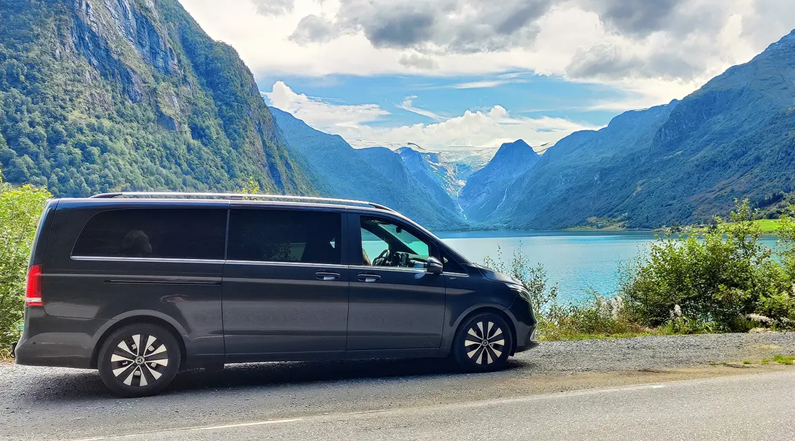 Einen Urlaubsbus mieten? Reisen Sie bequem mit 5 bis 9 Personen