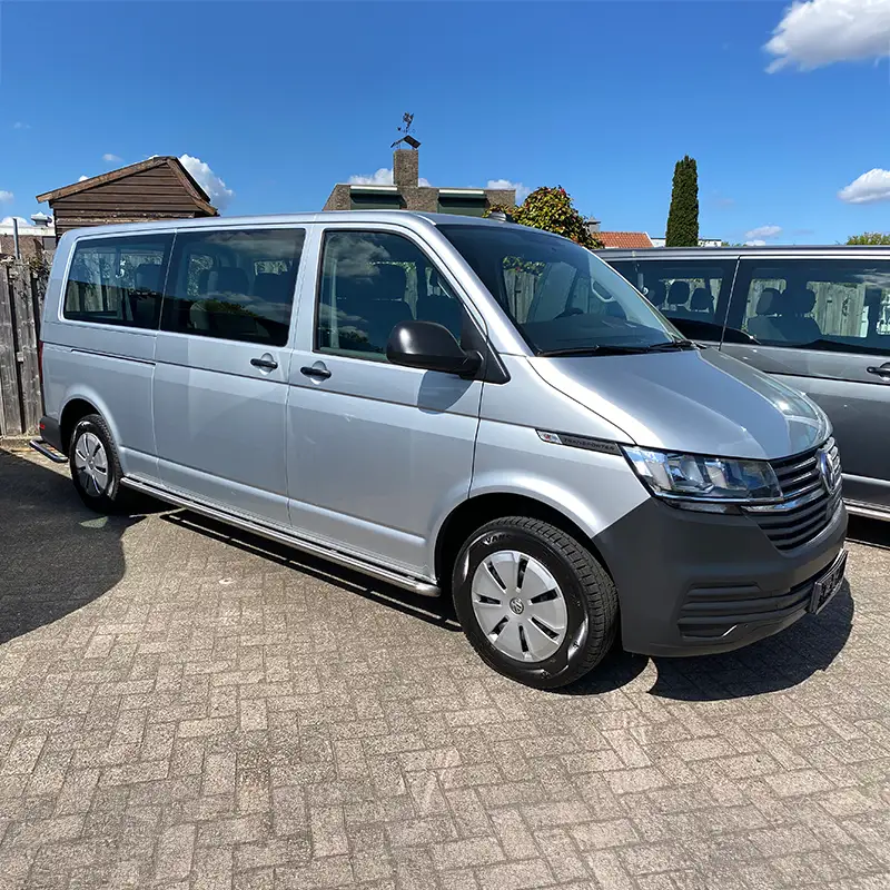 Mieten Sie einen 6-Sitzer-Bus 