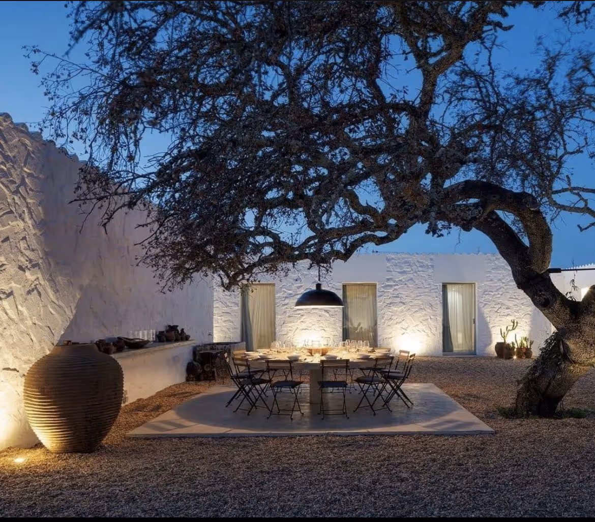 image of charming bed & breakfast exterior