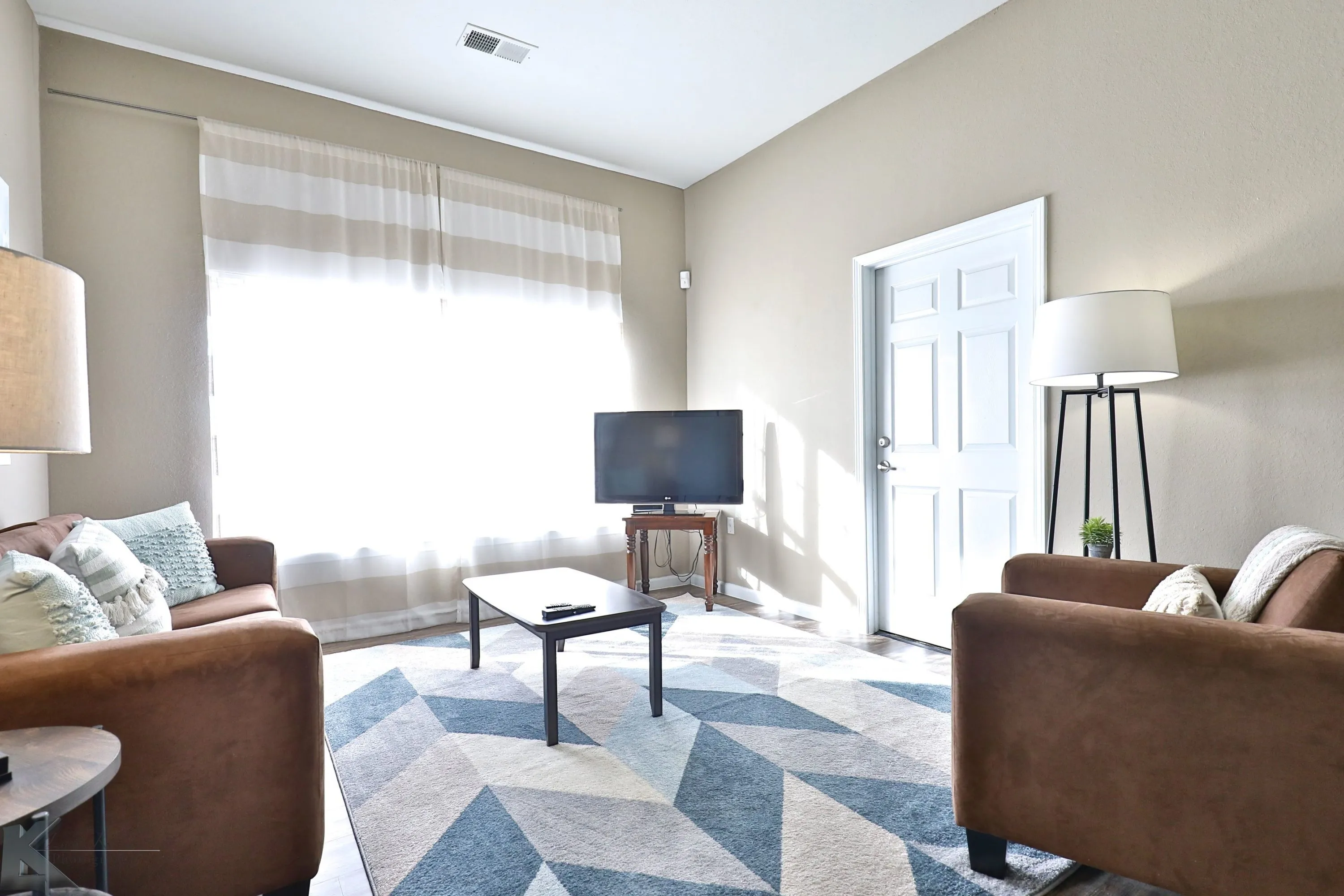Living room 1