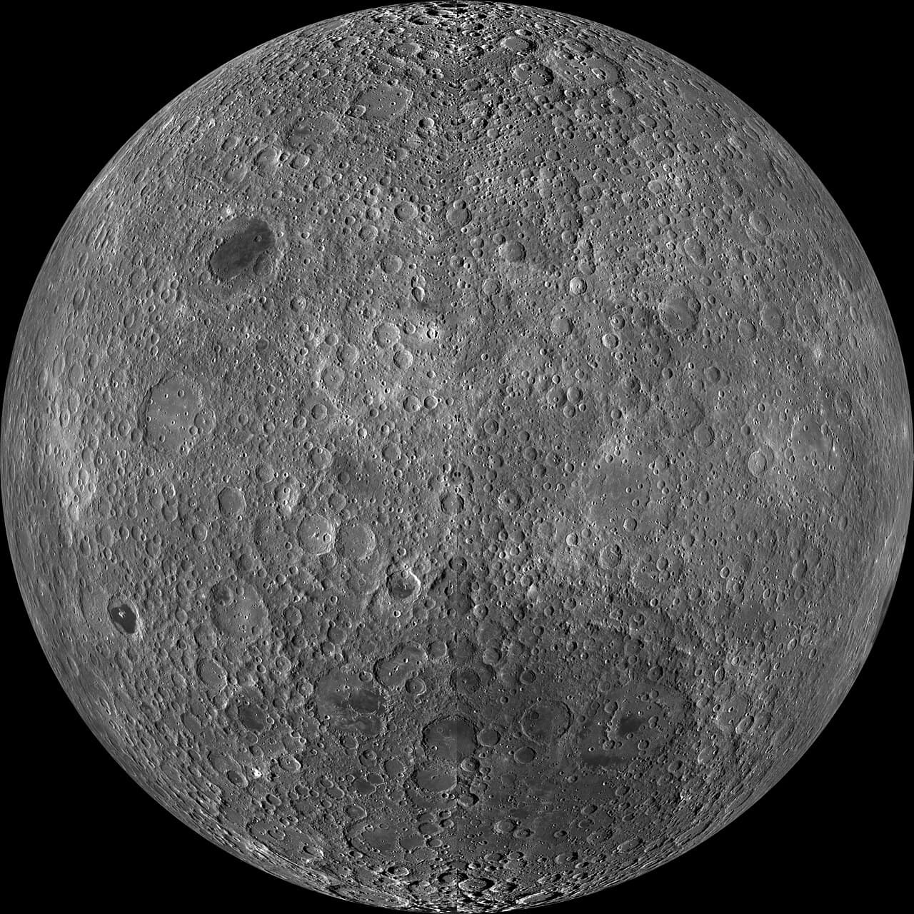 Face éloignée de la Lune observée par Lunar Reconnaissance Orbiter et couverte de cratères