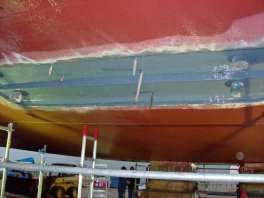 Keel cooler protection