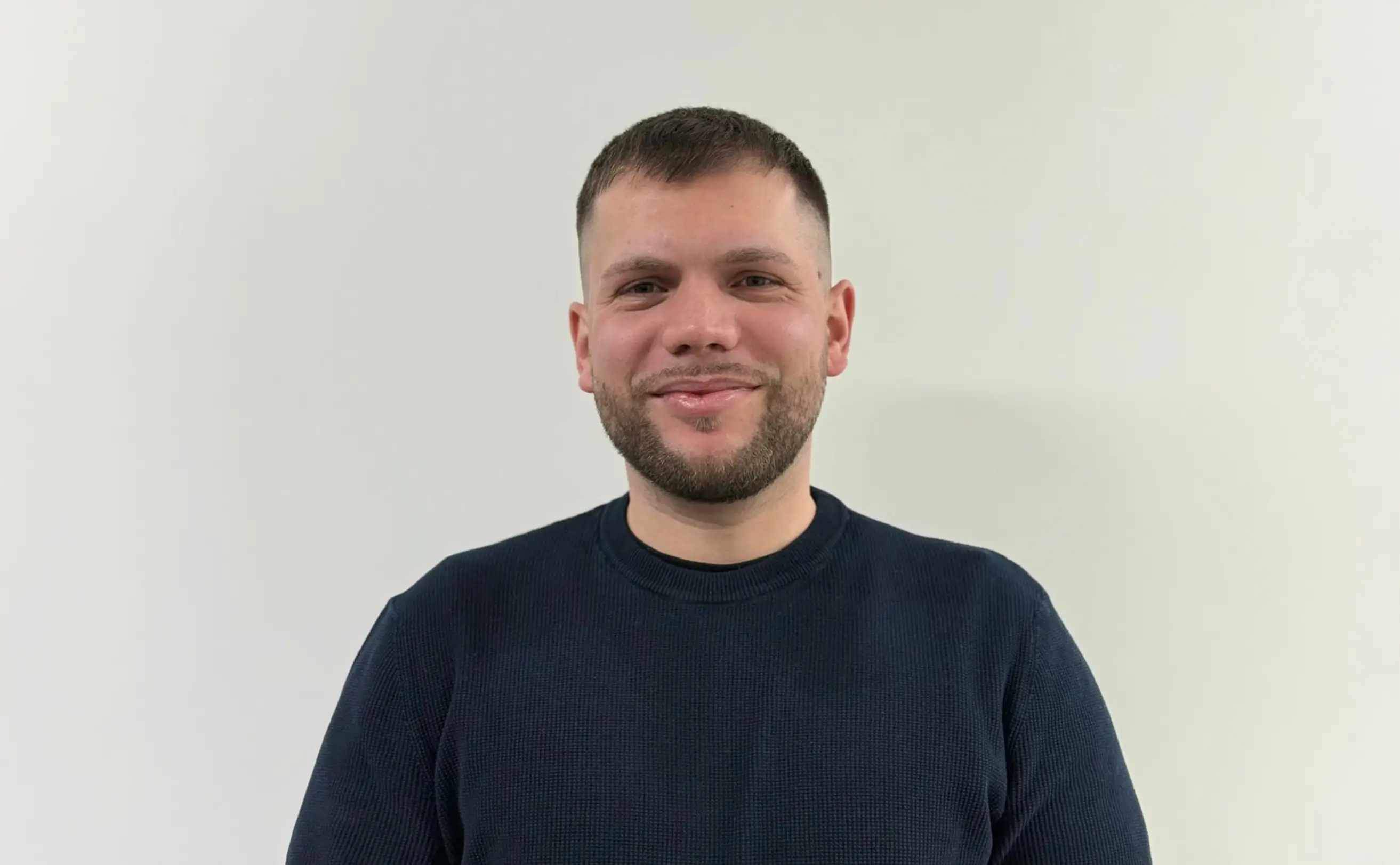 Portrait von Kajtak Mazarekaj, Geschäftsführer von KM-Installationen OG