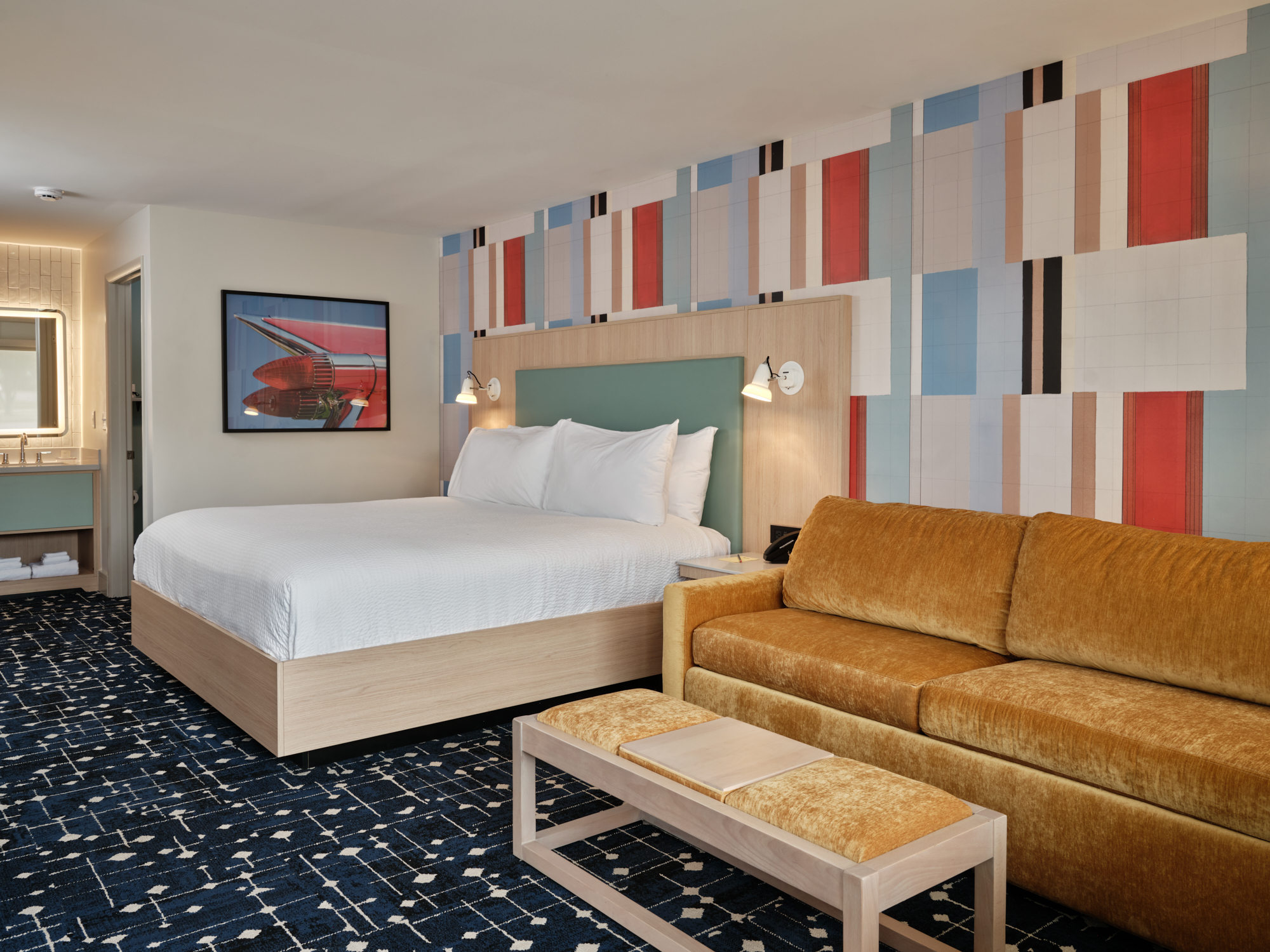 Deluxe king room with ADA bathroom