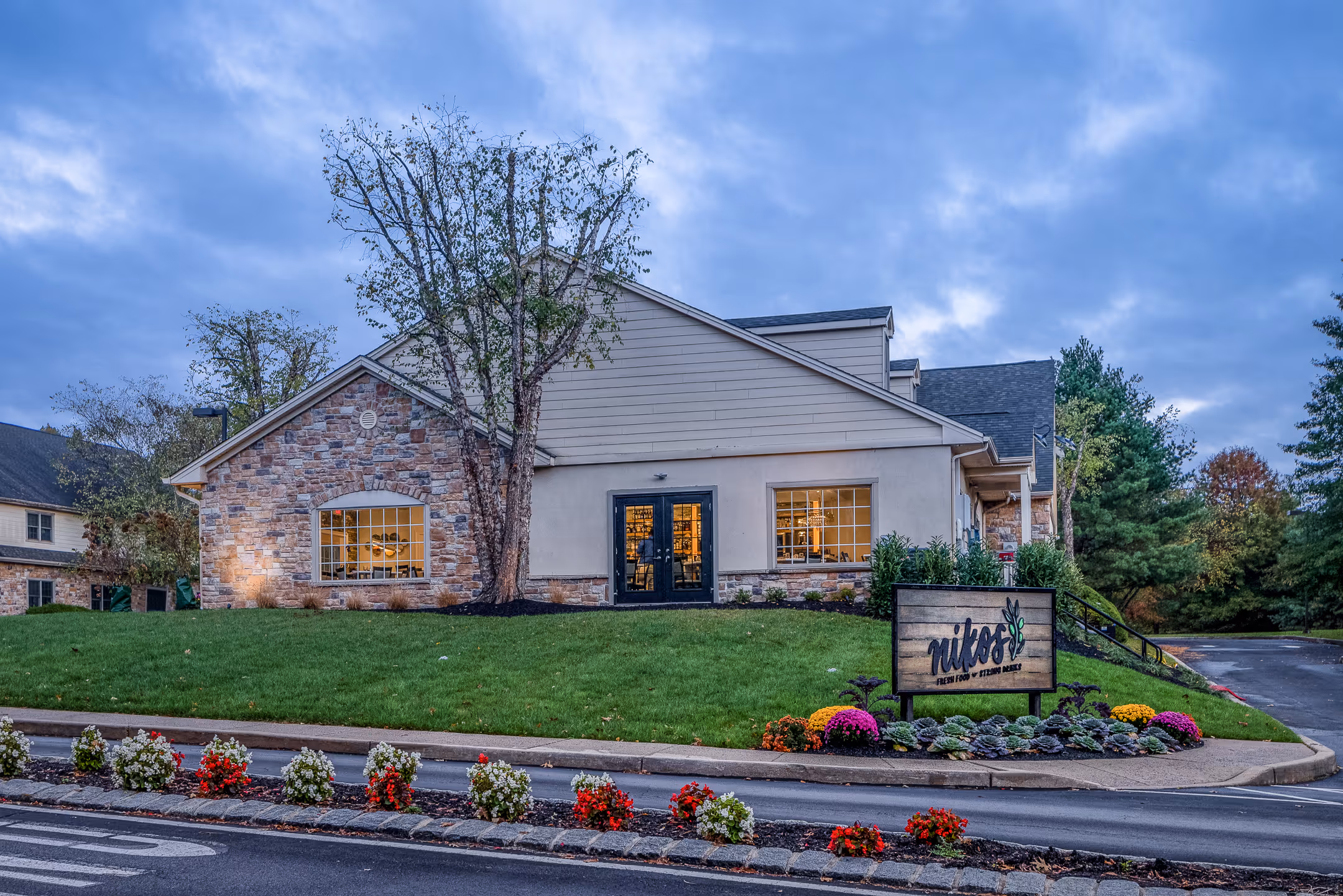 An exterior image of Niko's Restaurant in Yardley PA.