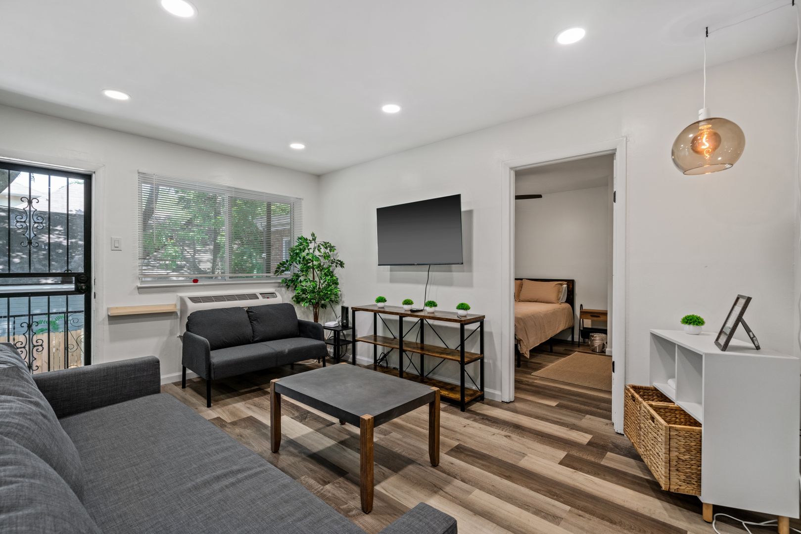 1512 Court Ave. #16, Memphis, TN 38104