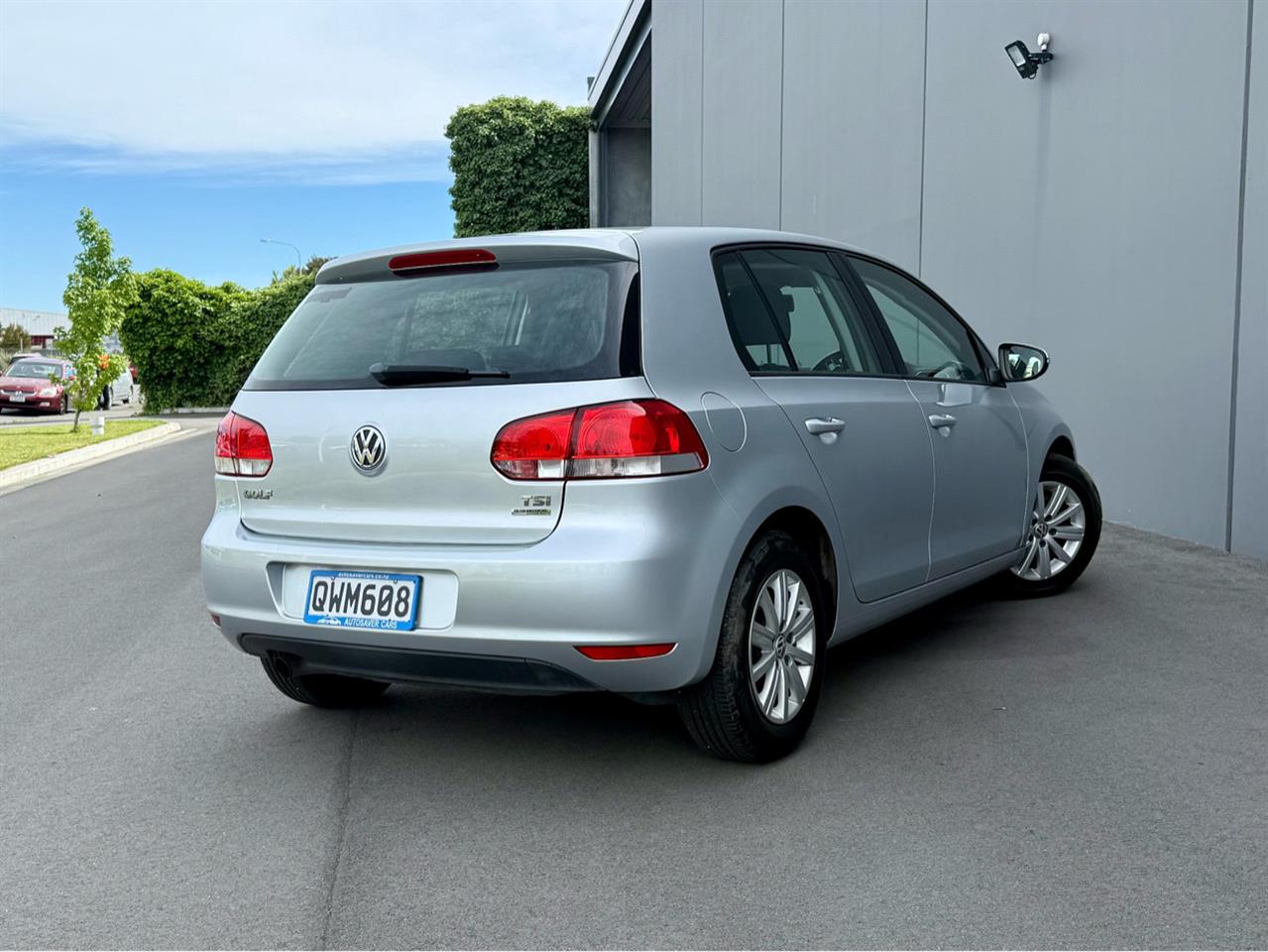 88feadd3-9e29-4a6e-83fc-272d1cc8bec5 - Image 3