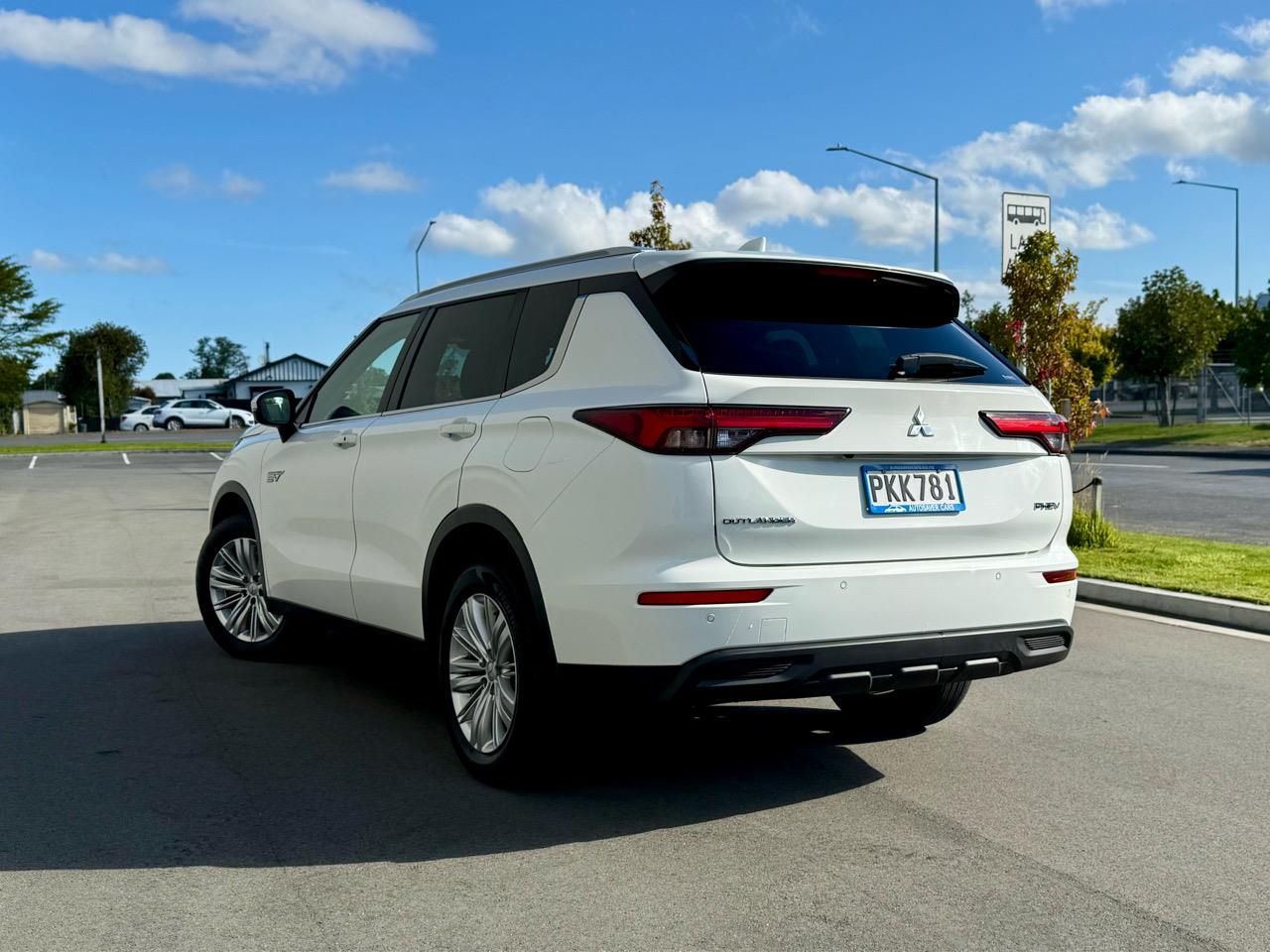 5b095599-f597-4372-b02c-7a4dd71d3fb3 - Image 4