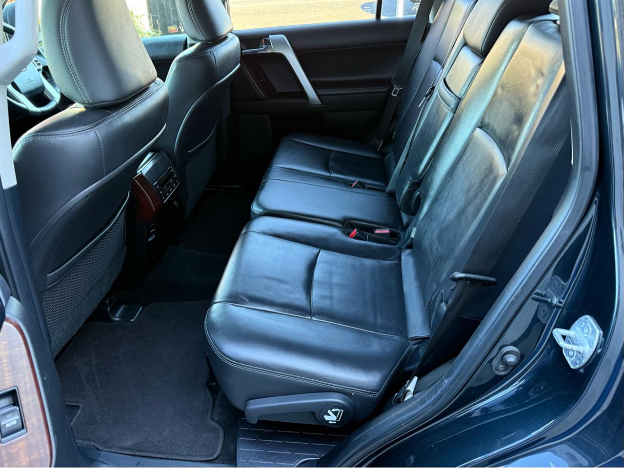 33a56fa3-0e5d-457f-8972-ae9cf2b2ea5d - Image 8