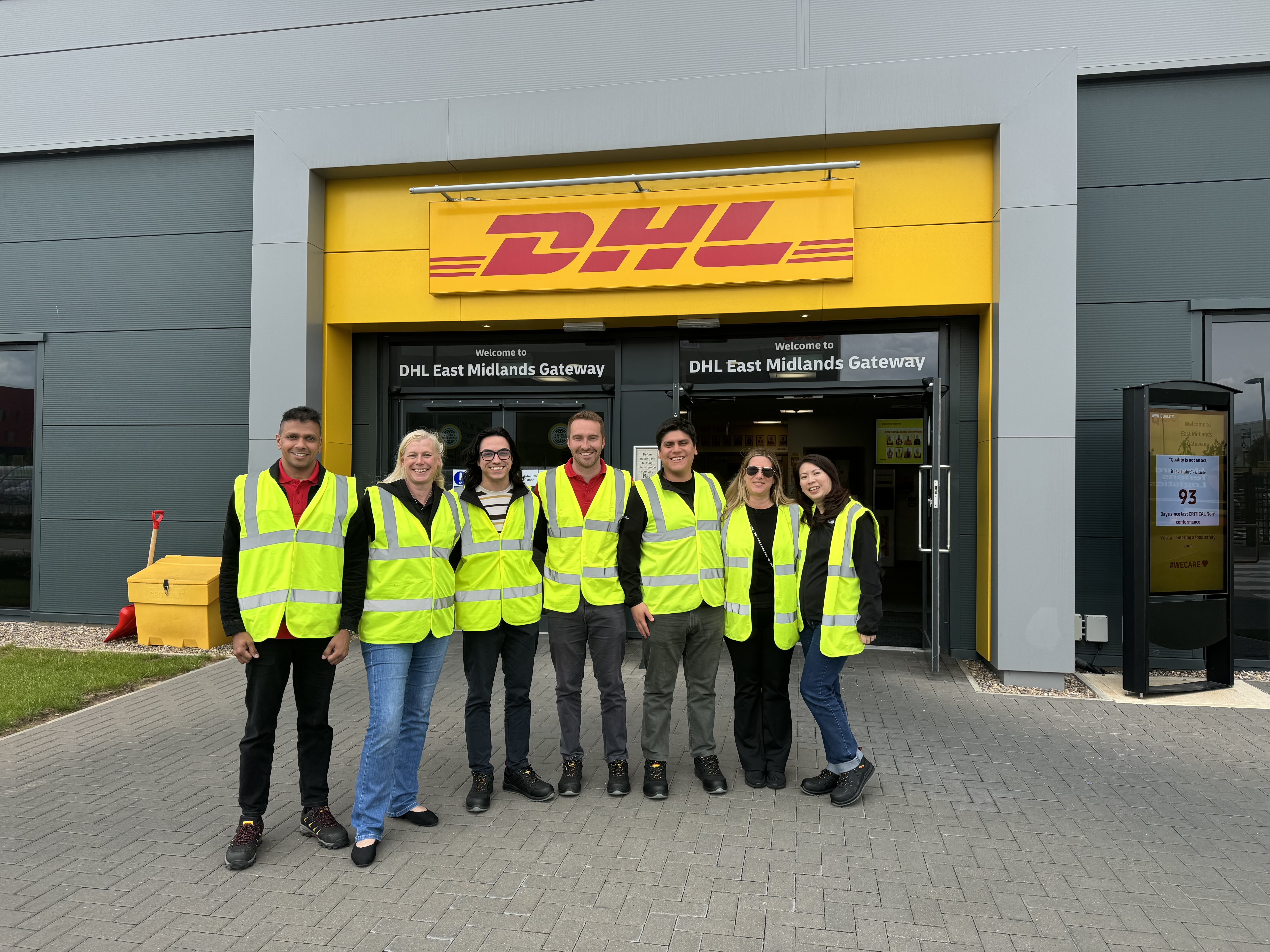 DHL employees
