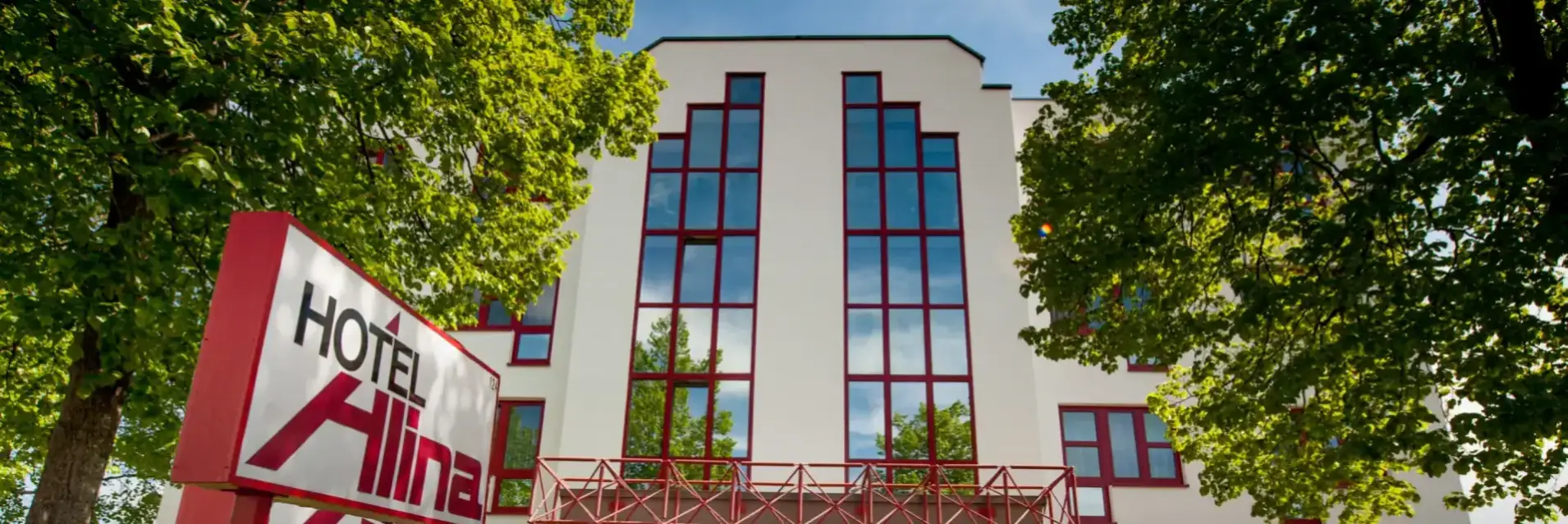 Rezeption im Hotel Alina Mainz-Kastel – freundlicher Service und persönliche Betreuung für Gäste aus Wiesbaden und Mainz