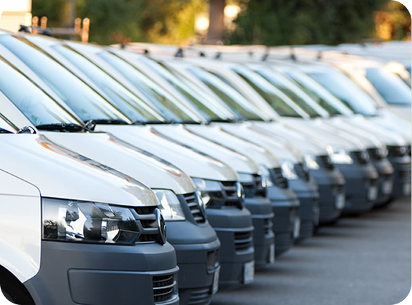 Aufgereihte Kundendienst Fahrzeuge von Haustechnik Oberland