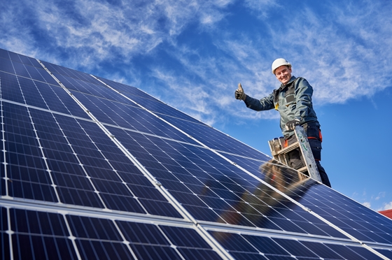 Wat houdt de verplichting van zonnepanelen voor grote elektriciteitsverbruikers in?