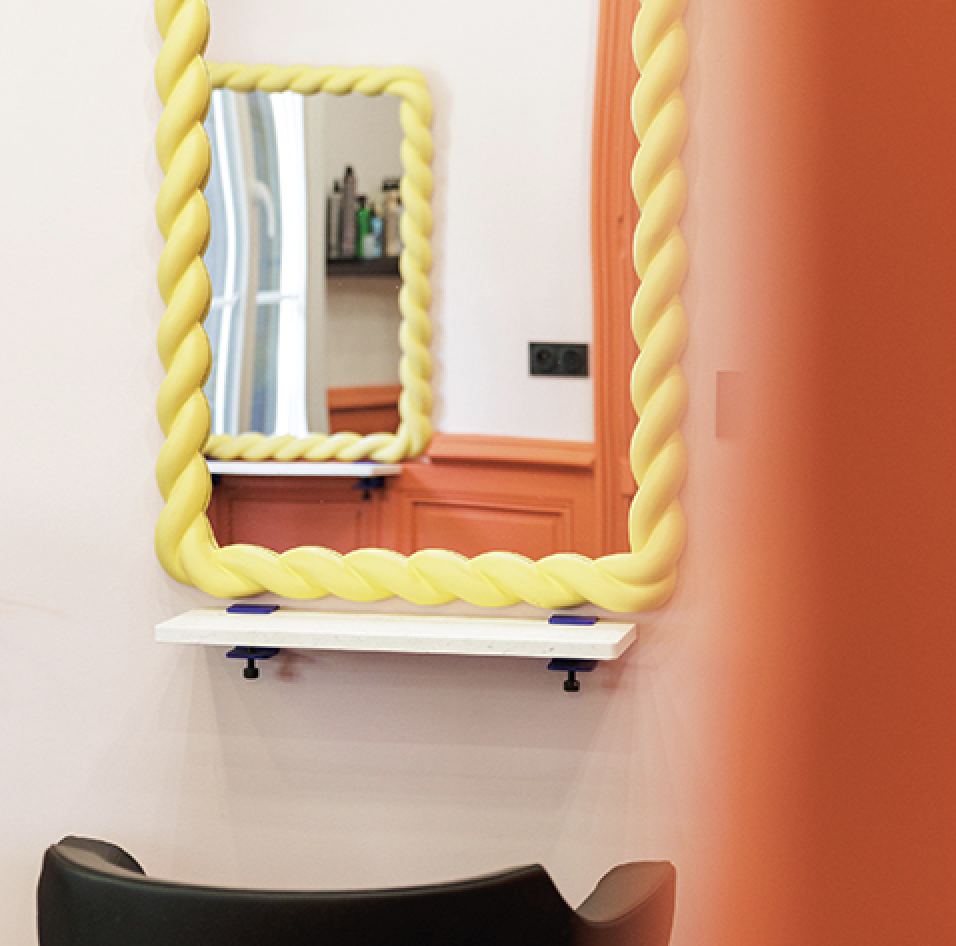 Le miroir dans le salon Mood