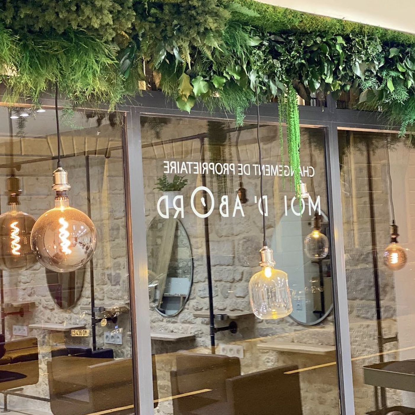 La vitrine du salon Moi d'Abord