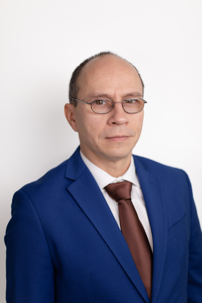 [team] image of individual team member (for a productivity tools business)