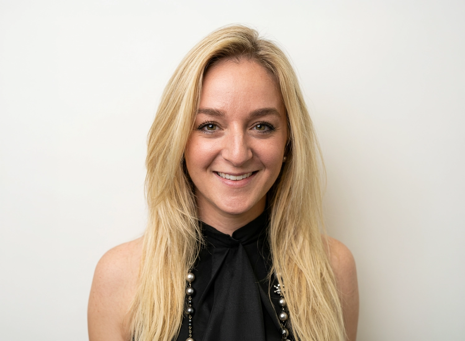 How Lacuna Expanded to 160+ City Partners and Delivered a 73% Complaint Reduction with Strategic CMO Leadership