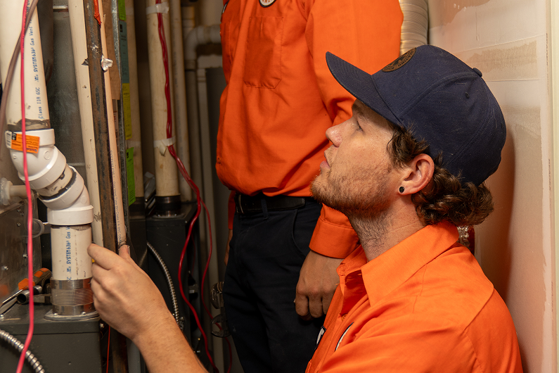 Emergency Plumber in Calgary: What to Do for Leaks, Backups, or Burst Pipes
