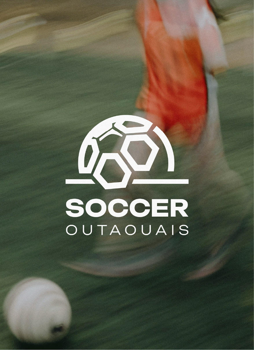 Notre rôle chez LX ? Accompagner leur montée en puissance. Créer une identité qui commande le respect. Développer une marque capable de jouer dans la cour des grands.