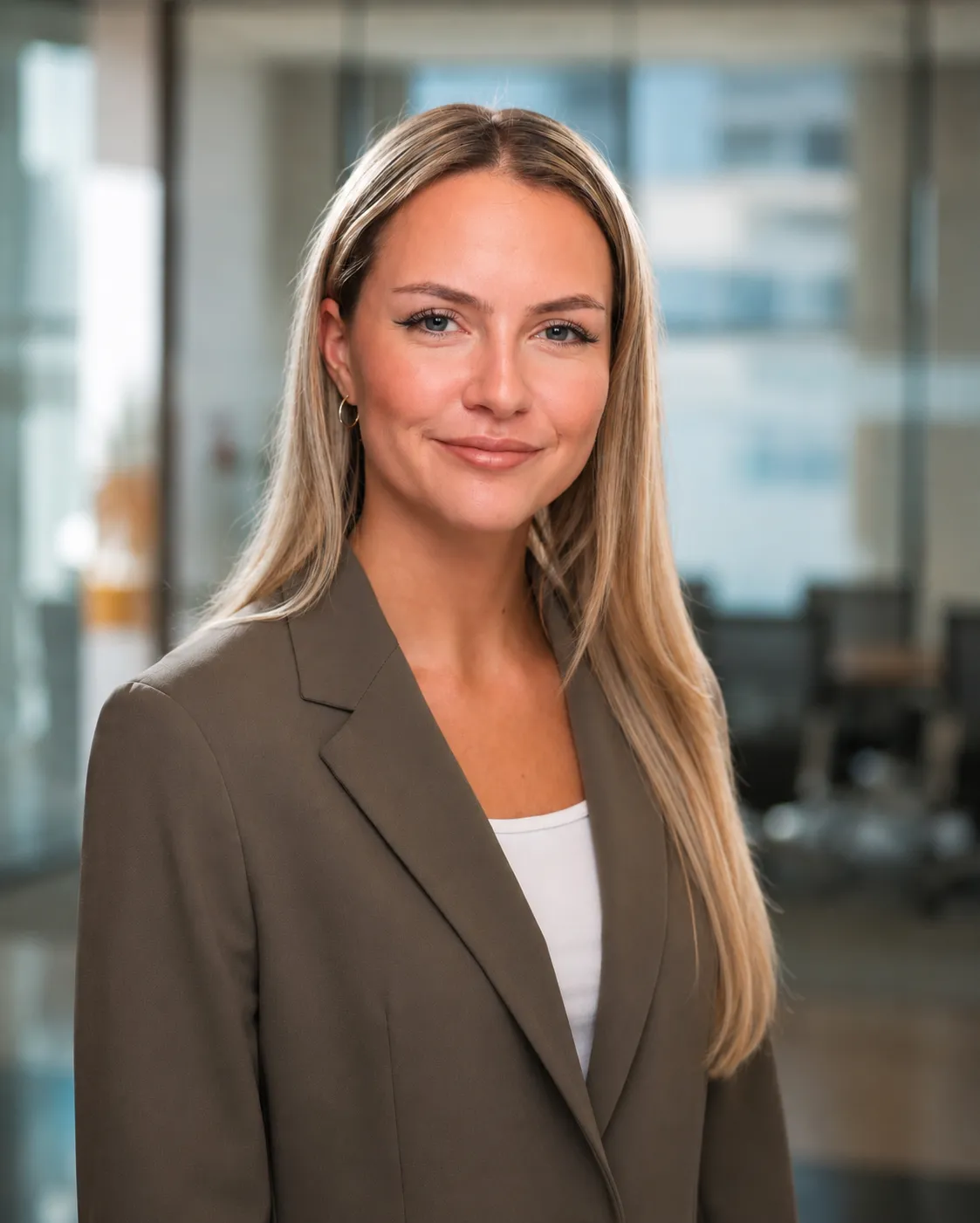 Julia Struck, Kola Invest