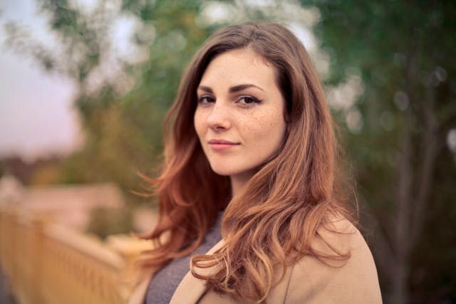 <subject>[headshot] image of customer (for a productivity tools business)</subject>