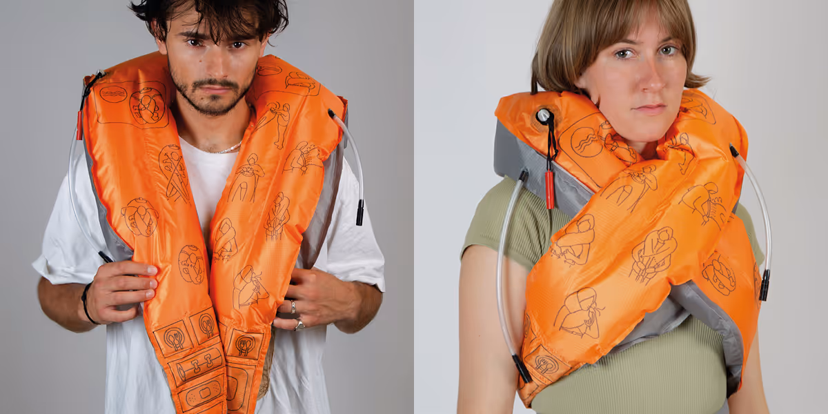 VITAPACK wrap-around body closure with safety buckles adjustable to all body types