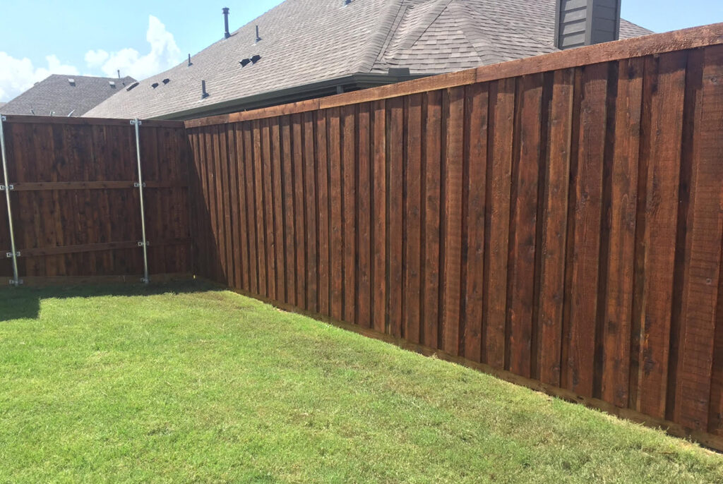 Fence Staining in Forest Hill