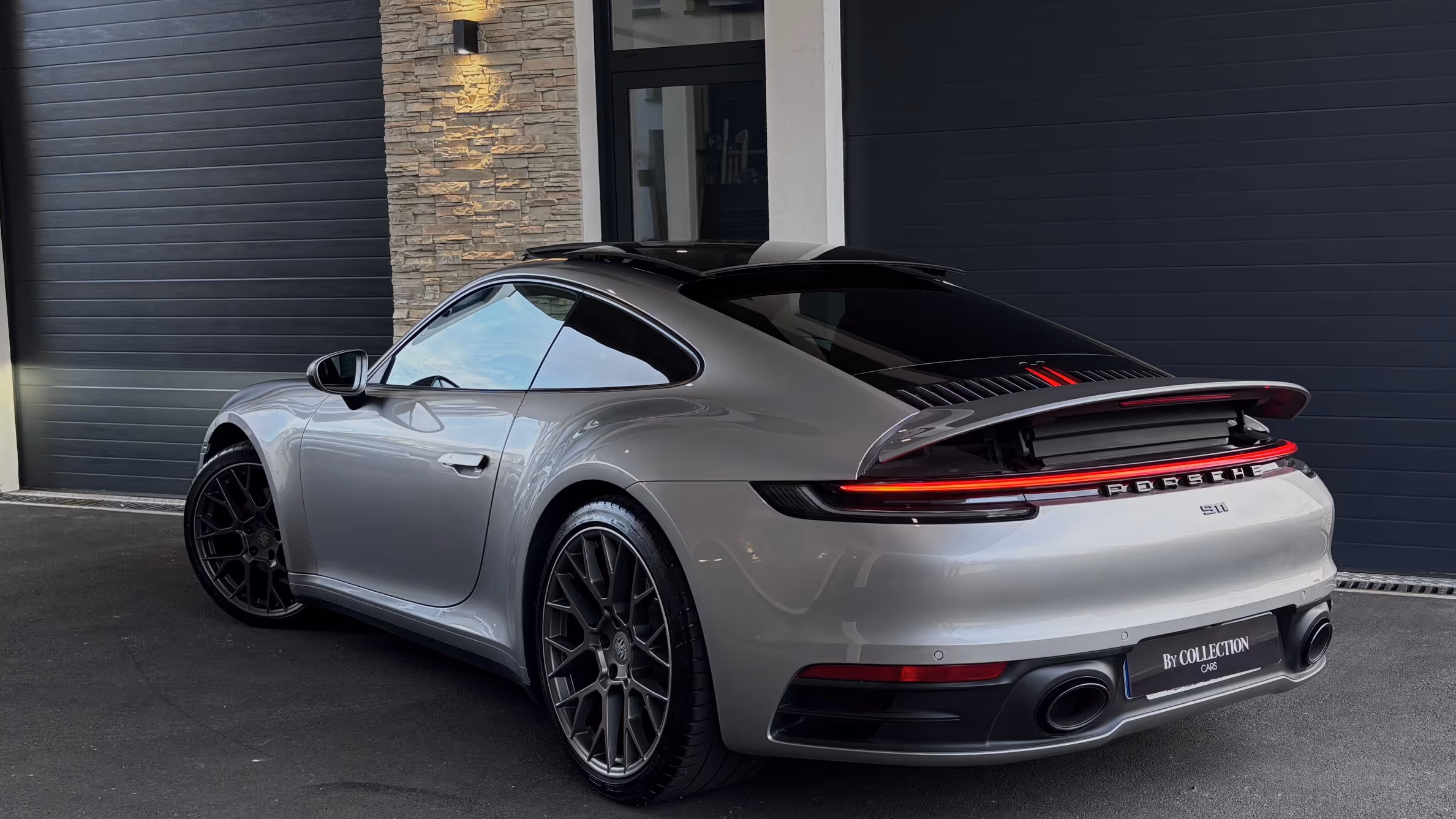 PORSCHE 911 TYPE 992 CARRERA 4