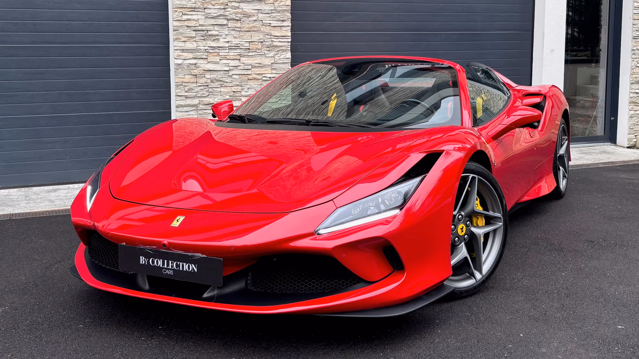FERRARI F8 Spider