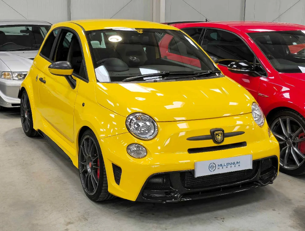 Abarth 695 zijaanzicht verkopen via AutoInkoopSpecialist.nl