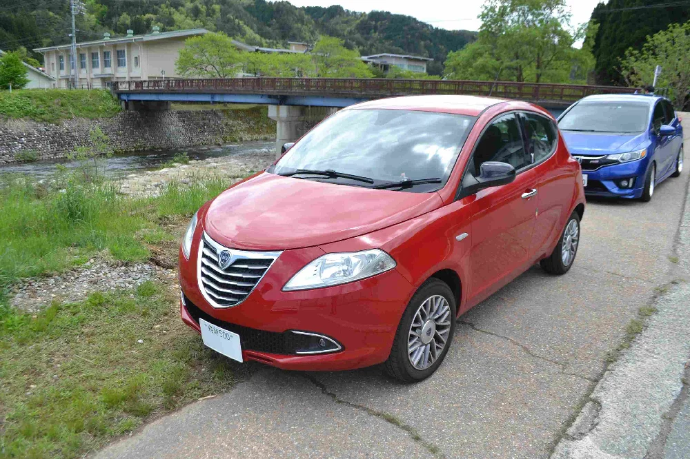 Lancia Ypsilon compacte hatchback gereed voor snelle verkoop