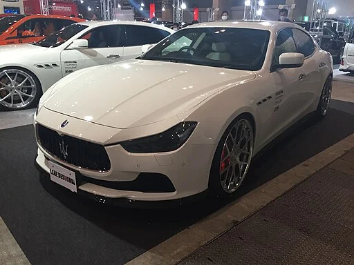 Een stijlvolle Maserati Ghibli klaar voor verkoop via AutoInkoopSpecialist.nl.